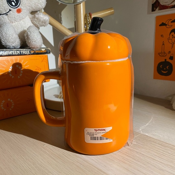 Rae Dunn SPOOKY mug with pumpkin/Jack-o-lantern topper - Picture 2 of 6